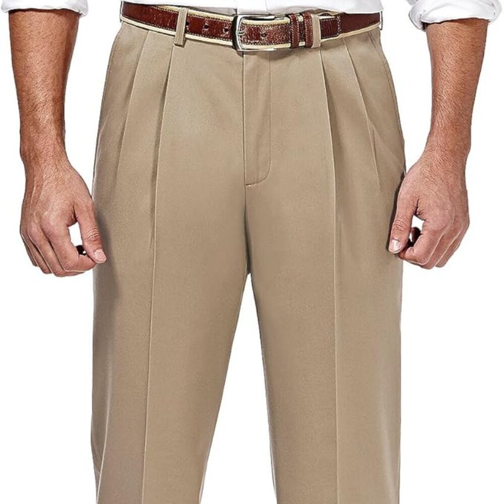 NWT Haggar Men's Premium No Iron Khaki Classic Fit Pleated Front Stretch Fabric